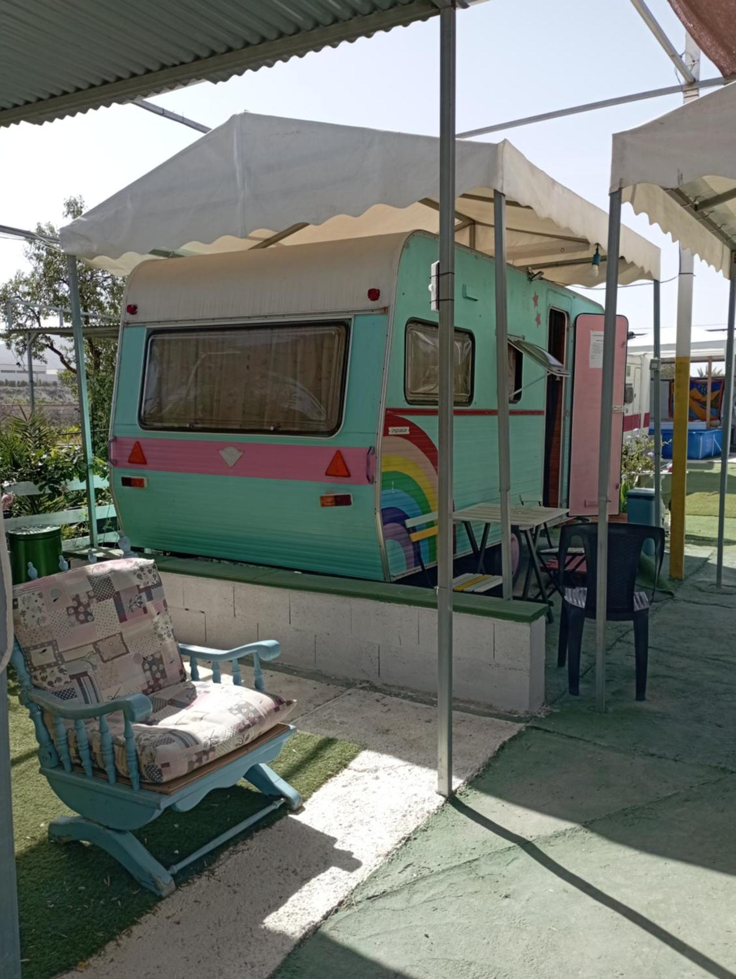 Caravanas Y Habitaciones Para Relajarse Sax Exterior foto